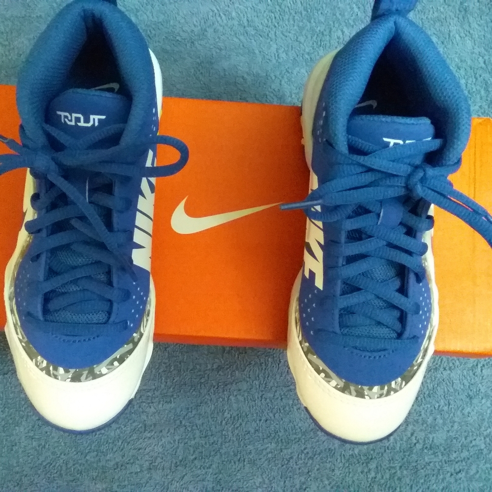 Nike Trout Baseball cleats    1Y